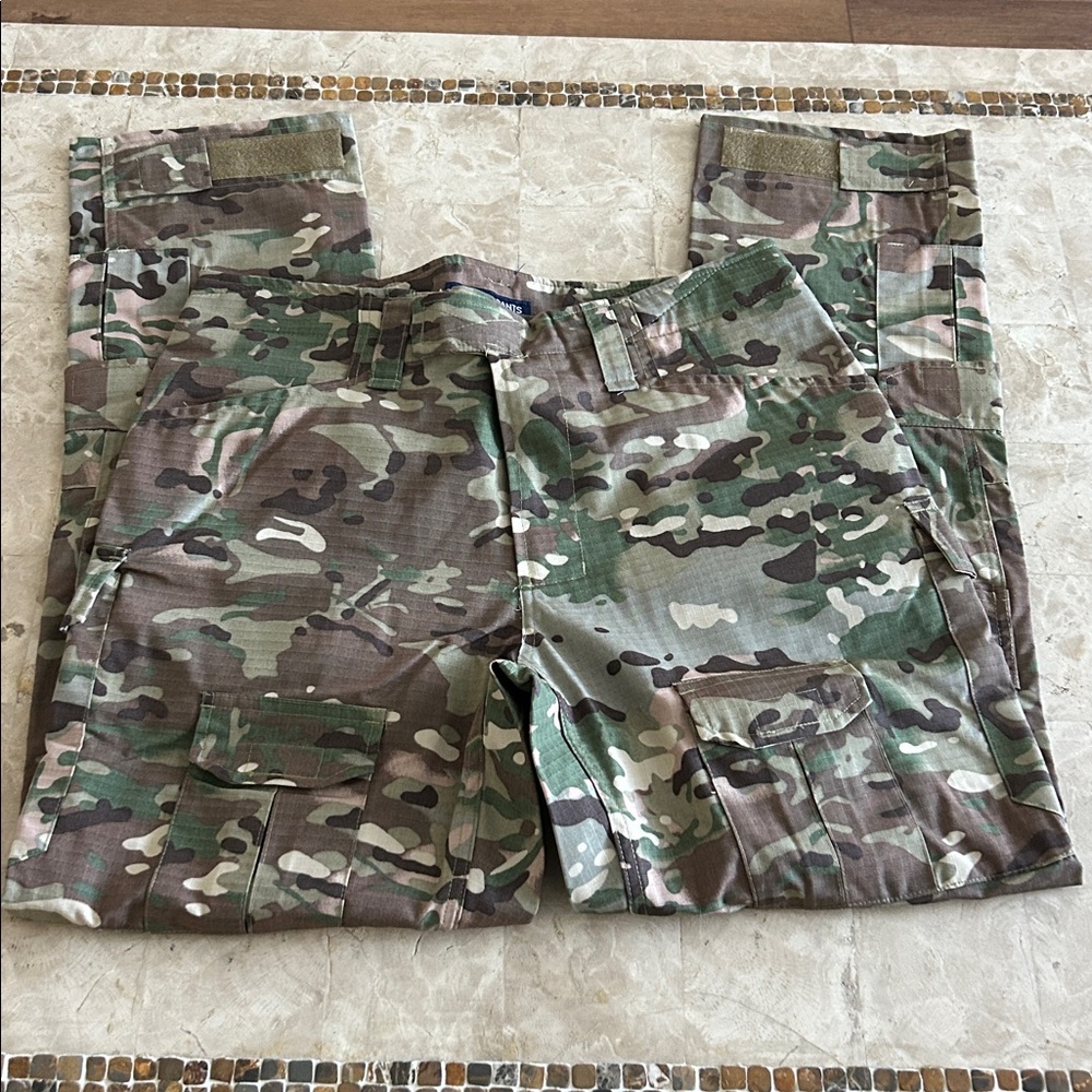 NWOT Tactical Pants Camouflage‎ Cargo Pants Mens Size 32/32